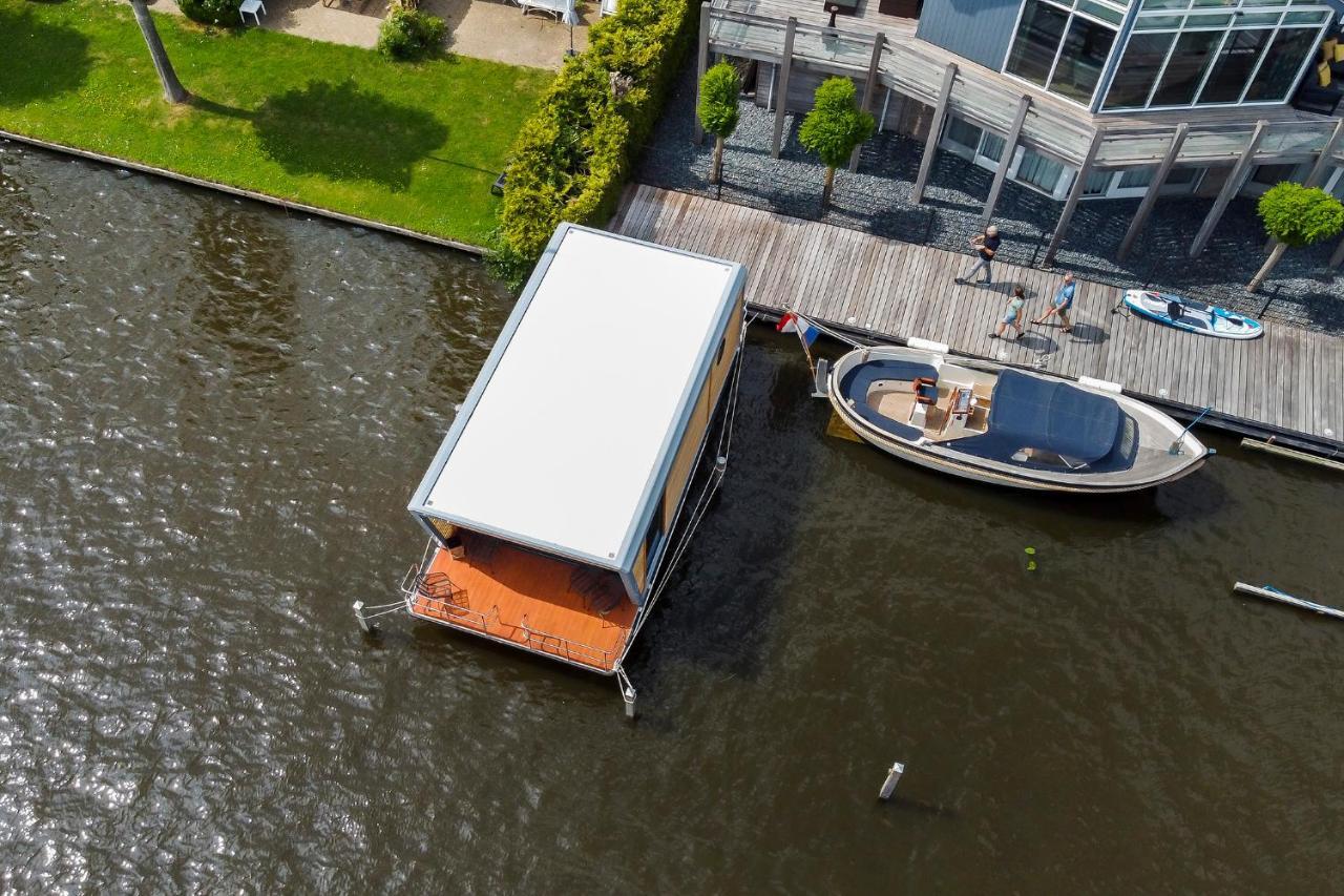 Luxe Houseboat Skoft Hotel Храу Екстериор снимка