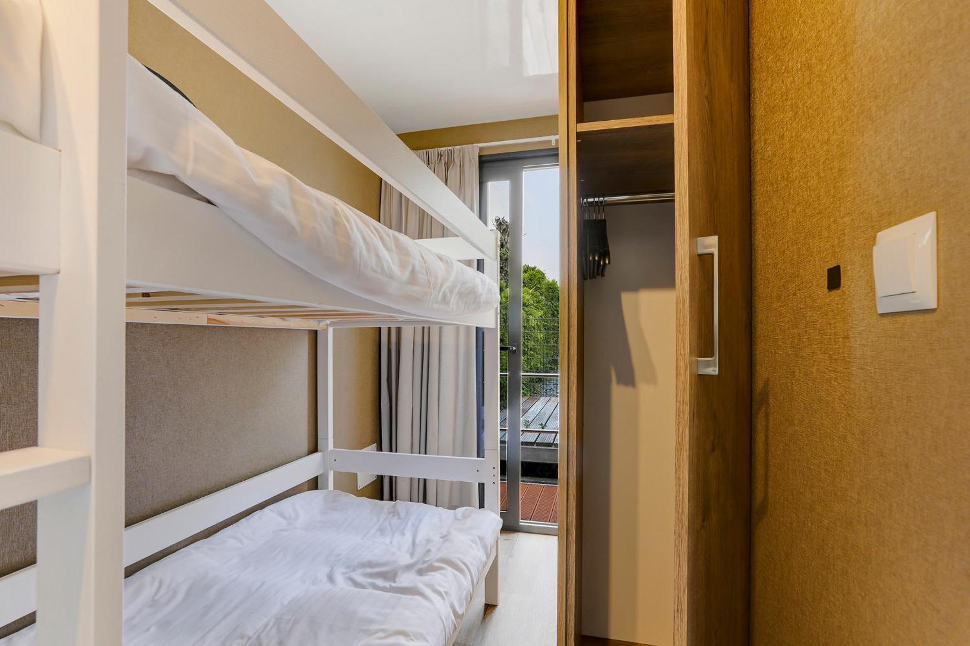 Luxe Houseboat Skoft Hotel Храу Екстериор снимка